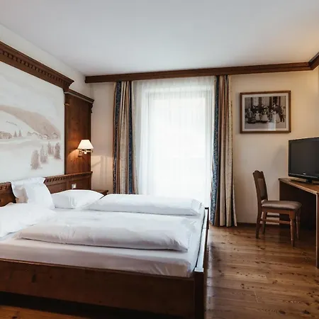 Kristallhotel Corona-Krone Al Plan di Mareo Buitenkant foto