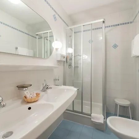 Kristallhotel Corona-Krone Al Plan di Mareo Buitenkant foto