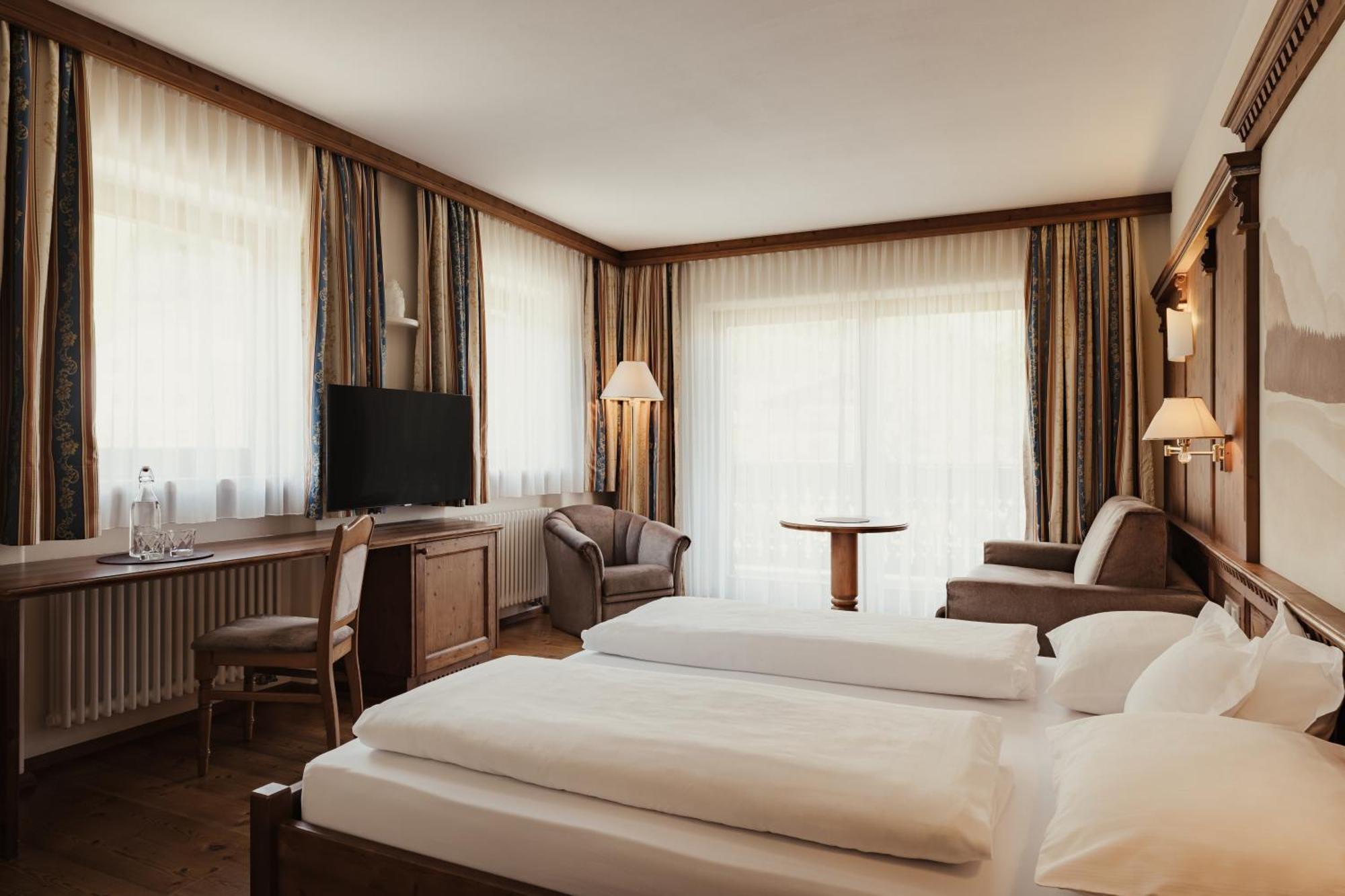 Kristallhotel Corona-krone 4*