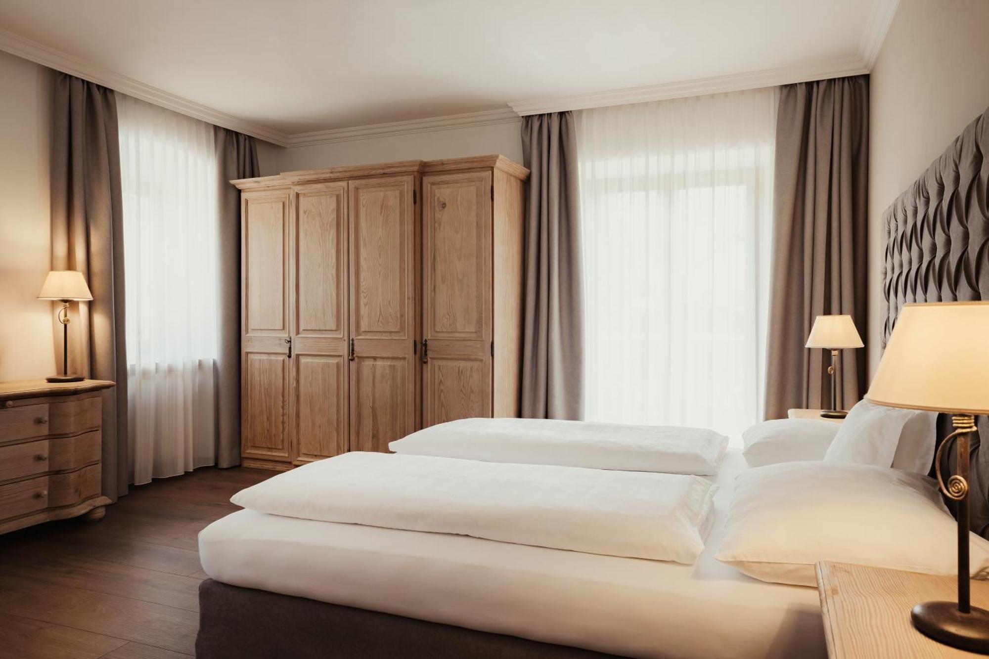 Kristallhotel Corona-krone