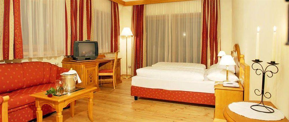 Hotel Kristallhotel Corona-krone 4*